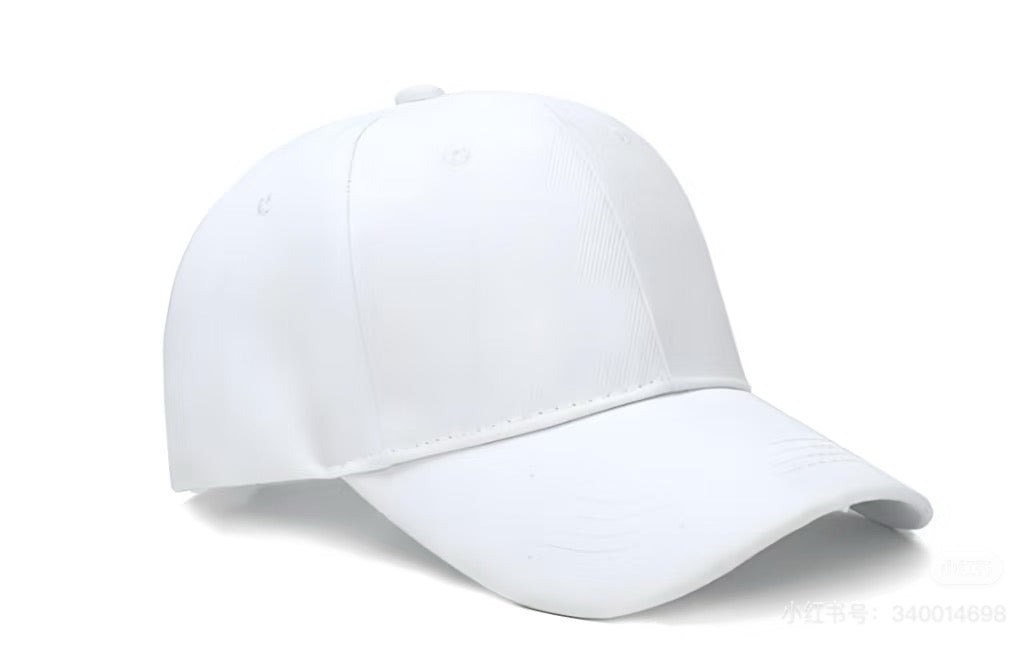 Gorra blanca personalizada con diferentes diseños de tus ideas