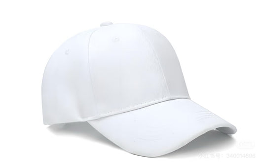 Gorra blanca personalizada con diferentes diseños de tus ideas